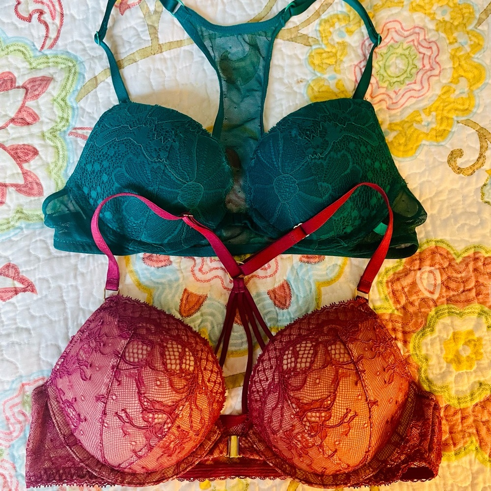 Set of 2 Victoria’s Secret Used Front Opening Bras